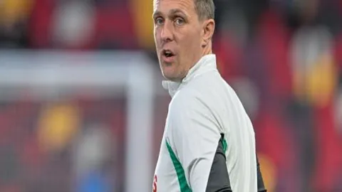 斯卡马卡父在罗马基地内破坏多辆汽车